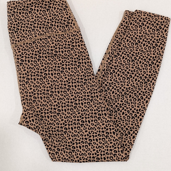 All Fenix Cheetah Leggings - Picture 2 of 5
